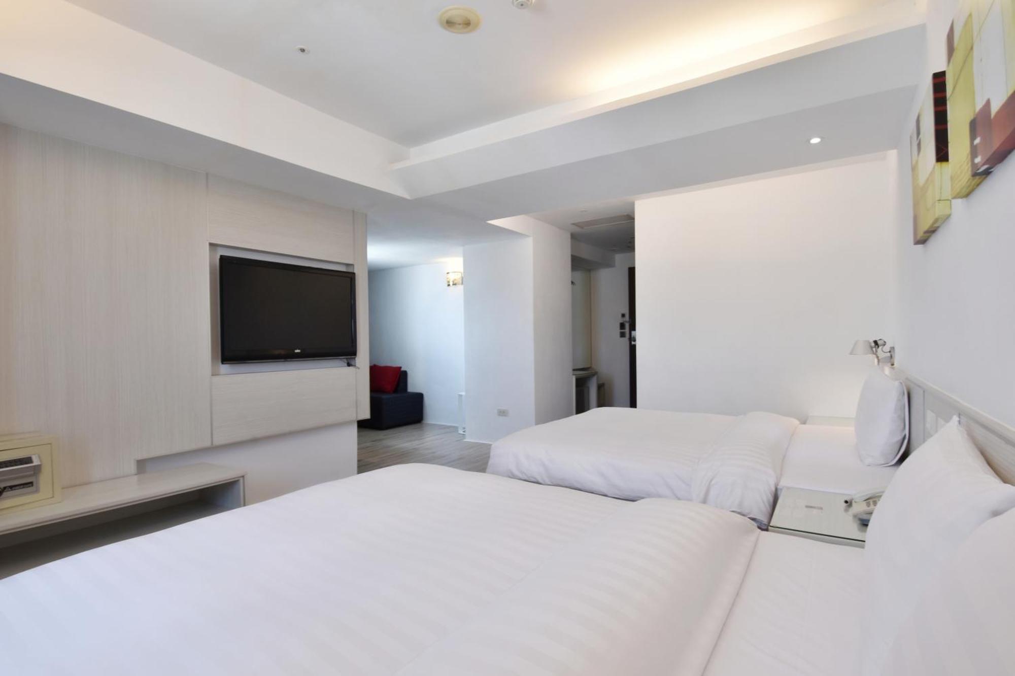 Hotel Hi - Xinmin Chiayi Extérieur photo