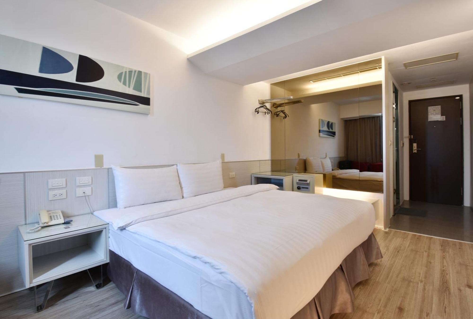 Hotel Hi - Xinmin Chiayi Extérieur photo